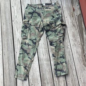 Gap Slim Cargo Pants / Camo